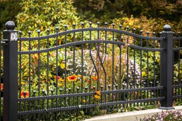 producator gard fier forjat, constructie gard fier forjat, grilaje din fier forjat pret, constructii garduri fier forjat