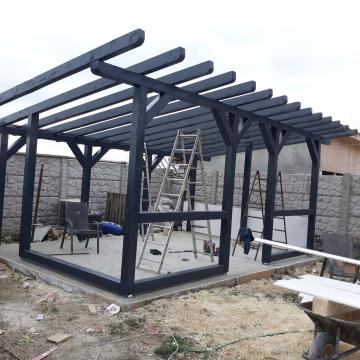 -firma constructii din lemn, preturi constructii din lemn, realizare pegole din lemn