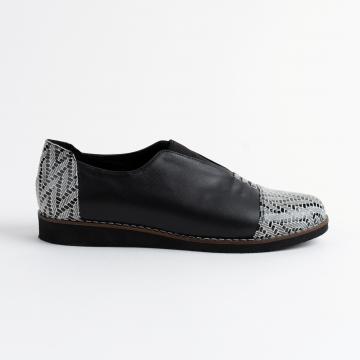 pantofi piele cu talpa joasa, pantofi casual din piele, pantofi sport din piele, pantofi perforati din piele, pantofi din piele, pantofi piele la comanda, pantofi piele pe comanda, pantofi pe comanda, pantofi piele comozi, pantofi piele birou