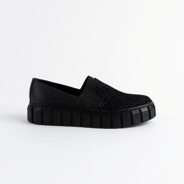 pantofi piele cu talpa joasa, pantofi casual din piele, pantofi sport din piele, pantofi perforati din piele, pantofi din piele, pantofi piele la comanda, pantofi piele pe comanda, pantofi pe comanda, pantofi piele comozi, pantofi piele birou, pantofi piele neagra