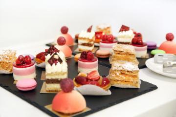 produse dulci cofetarie preturi, laborator cofetarie produse naturale pret, livrare dulciuri cofetarie pentru aniversari