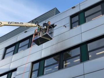 curatenie fatade, spalare sedii de firma exterioare, spalare blocuri pe exterior