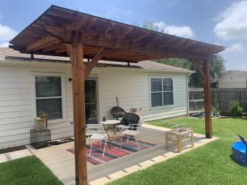 Constructie pergola din lemn case