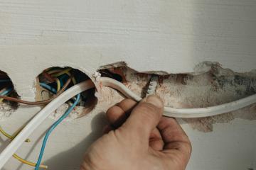 realizare instaltie electrica garsoniera, preturi instalatie electrica garsonioera, electrician autorizat