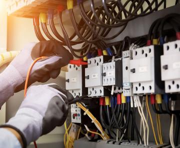 -reparatii instalatii electrice, preturi mentenata instalatii electrice, pret servicii electrician