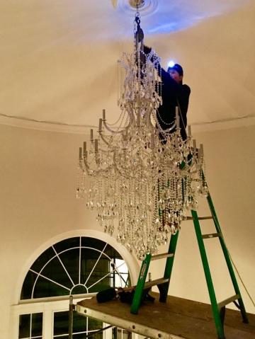 -instalare candelabre, preturi montaj candelabru, electrician montaj candelabru