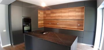 showroom mobila bucatarii la comanda, producator bucatarii moderne de lux