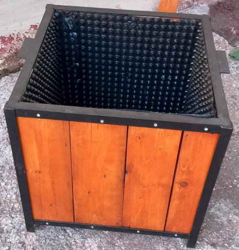 productor jardiniere stradale lemn pret, fabrica de jardiniere stradale parcuri, pret jardiniera stradala beton
