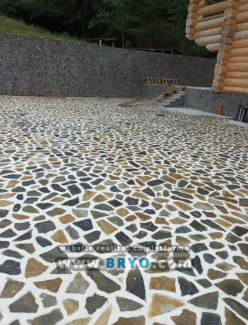 Piatra de munte ornamentala decorativă 100% naturala  si vine într-o gama variata de nuanțe si structuri pentru placat și pavat  Garduri/scări/Soclu/Alei /pietonale /de trafic greu/stalpi/Terase/Zidări/curți/interioare/ etc iar grosimea variază Vand si montez cu experienta în domeniu din tata fiu facem de la A la Z Calitate garantata Suntem o echipa cu vechime in domeniu si foarte multe ideei de design pentru detalii sunați la tel 0733574644