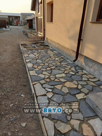 Piatra de munte ornamentala decorativă 100% naturala  si vine într-o gama variata de nuanțe si structuri pentru placat și pavat  Garduri/scări/Soclu/Alei /pietonale /de trafic greu/stalpi/Terase/Zidări/curți/interioare/ etc iar grosimea variază Vand si montez cu experienta în domeniu din tata fiu facem de la A la Z Calitate garantata Suntem o echipa cu vechime in domeniu si foarte multe ideei de design pentru detalii sunați la tel