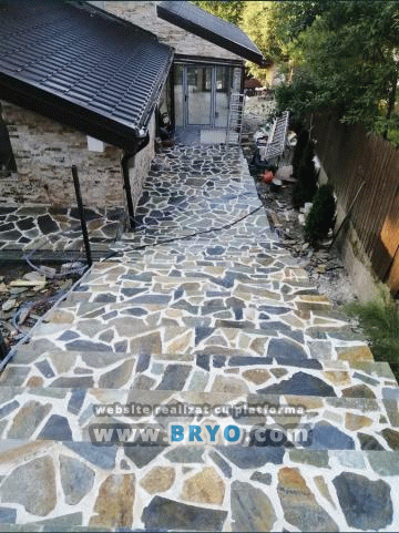Piatra de munte ornamentala decorativă 100% naturala  si vine într-o gama variata de nuanțe si structuri pentru placat și pavat  Garduri/scări/Soclu/Alei /pietonale /de trafic greu/stalpi/Terase/Zidări/curți/interioare/ etc iar grosimea variază Vand si montez cu experienta în domeniu din tata fiu facem de la A la Z Calitate garantata Suntem o echipa cu vechime in domeniu si foarte multe ideei de design pentru detalii sunați la tel