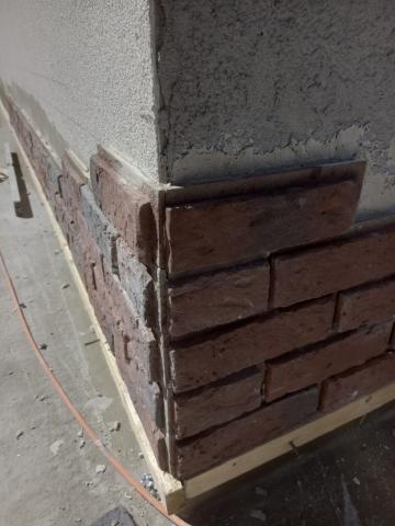 pret caramida aparenta fatada, caramida pe fatade, renovare fatade, firma renovare fatade