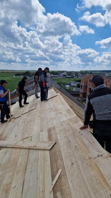 firma montaj acoperis pret, constructie acoperisuri case vile, mansardare case